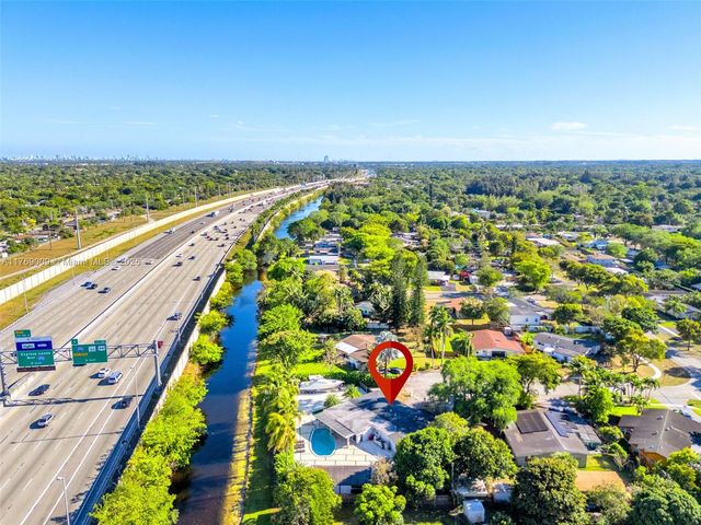 5241 Redwood Ct, Plantation, FL 33317