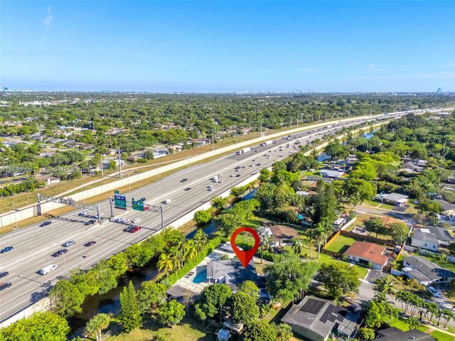 5241 Redwood Ct, Plantation, FL 33317