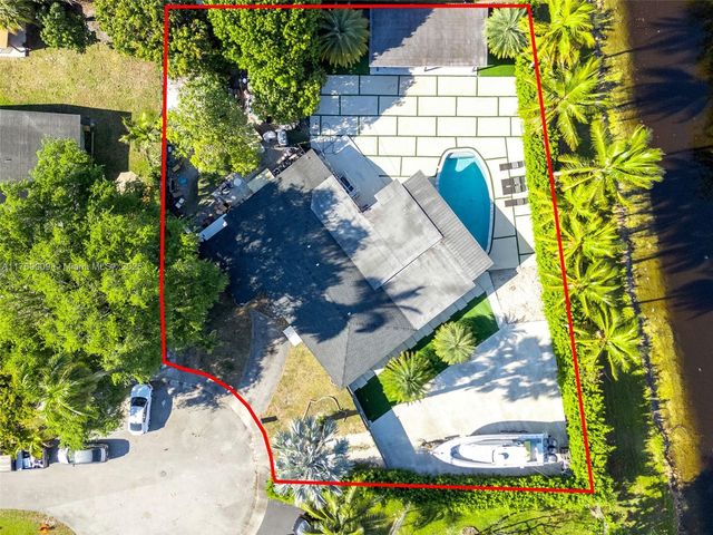 5241 Redwood Ct, Plantation, FL 33317