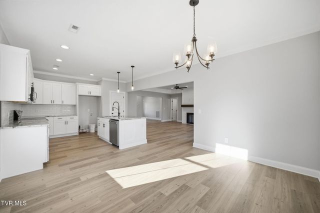 447 Tortoise Way, Jonesborough, TN 37659