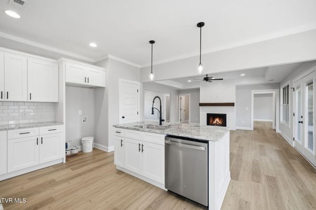 447 Tortoise Way, Jonesborough, TN 37659