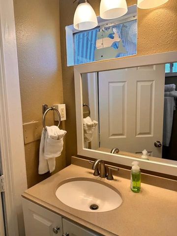 3027 Avenue L, Galveston, TX 77550