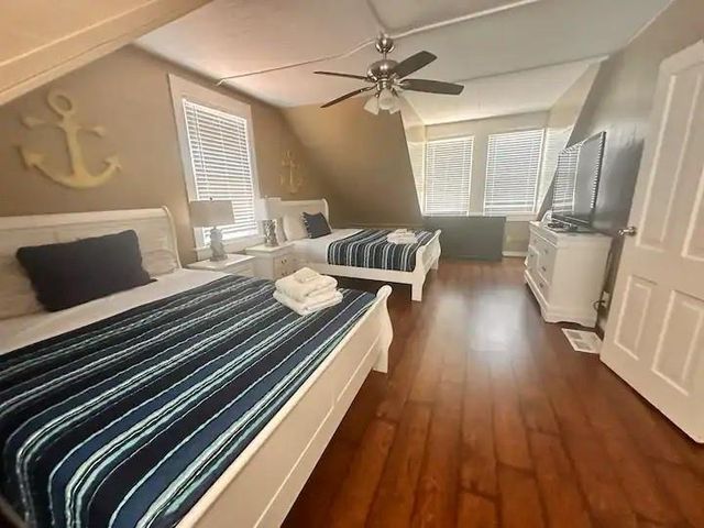 3027 Avenue L, Galveston, TX 77550