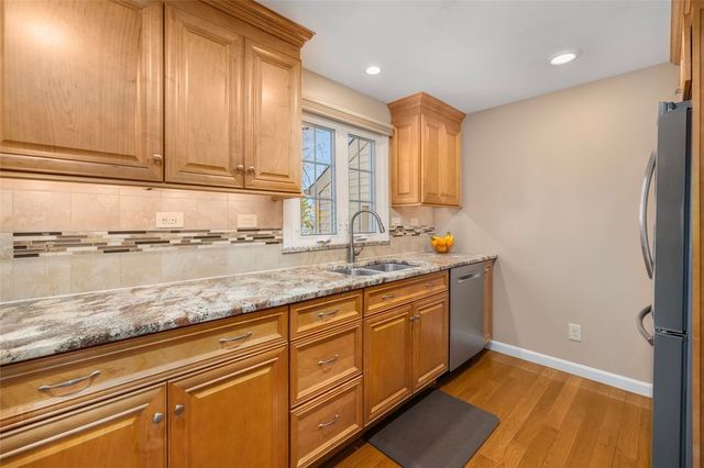 121 Zinnia Street, Warwick, RI 02886