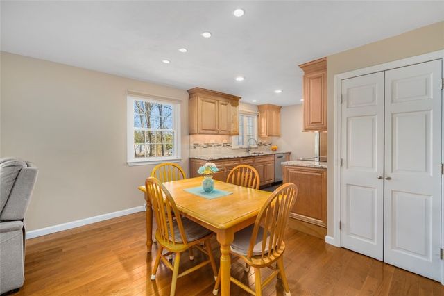 121 Zinnia Street, Warwick, RI 02886