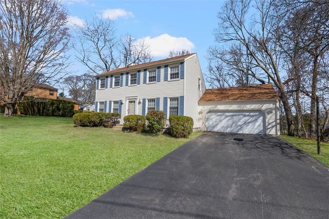 121 Zinnia Street, Warwick, RI 02886