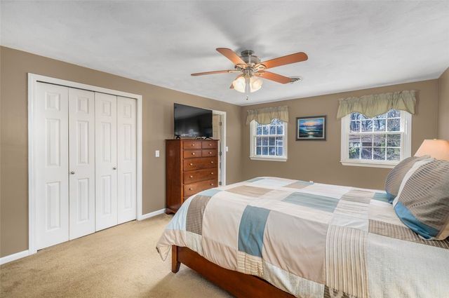 121 Zinnia Street, Warwick, RI 02886