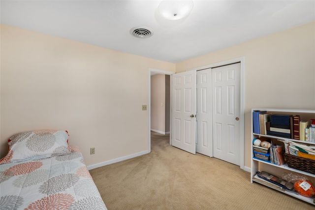 121 Zinnia Street, Warwick, RI 02886