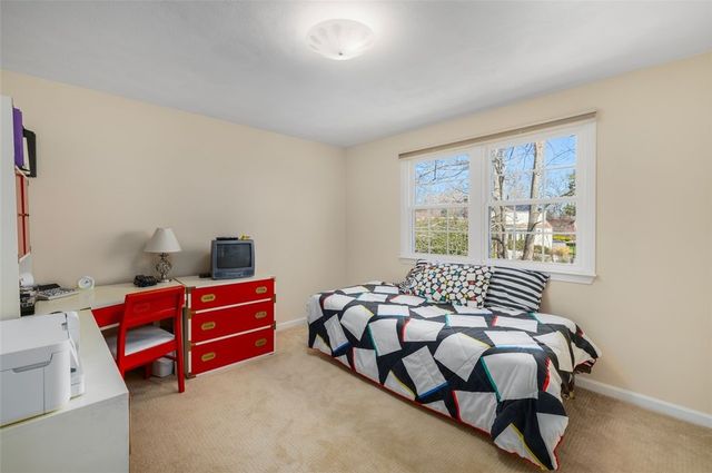 121 Zinnia Street, Warwick, RI 02886