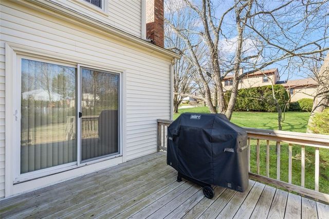 121 Zinnia Street, Warwick, RI 02886