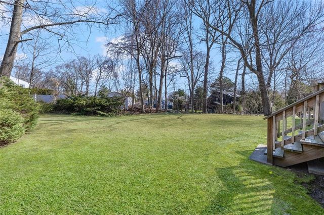 121 Zinnia Street, Warwick, RI 02886