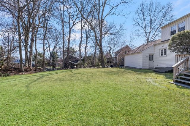 121 Zinnia Street, Warwick, RI 02886