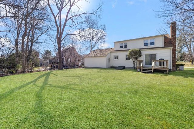 121 Zinnia Street, Warwick, RI 02886