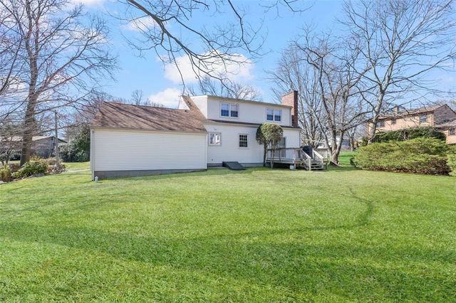 121 Zinnia Street, Warwick, RI 02886