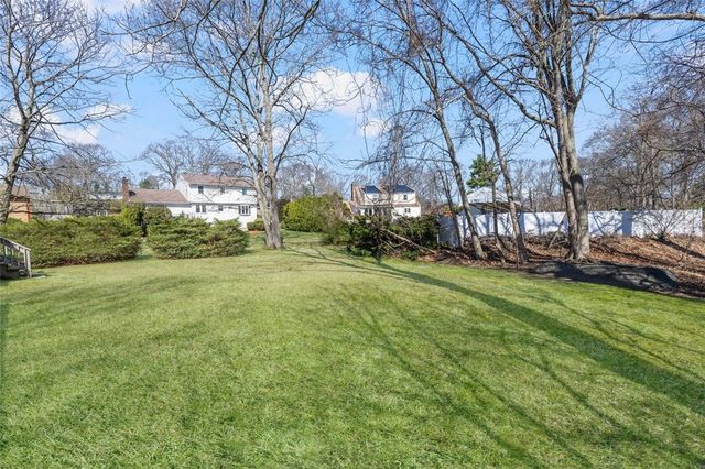 121 Zinnia Street, Warwick, RI 02886