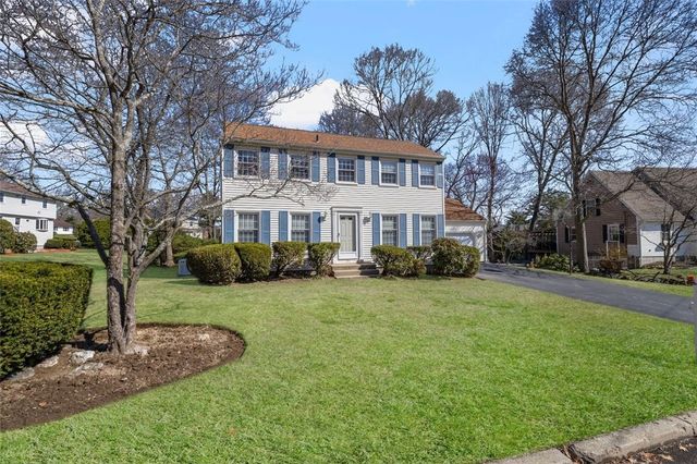 121 Zinnia Street, Warwick, RI 02886