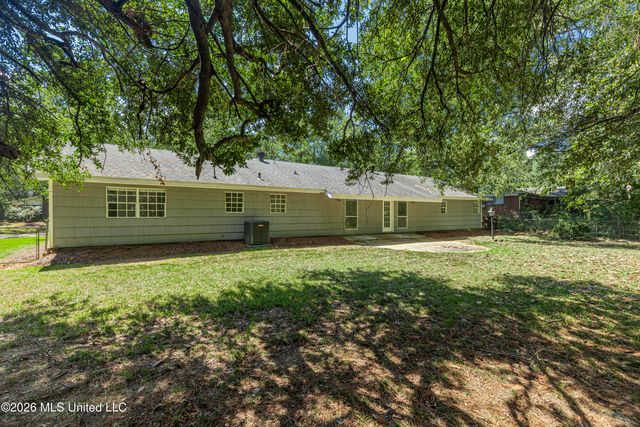 1404 Kimwood Drive, Jackson, MS 39211