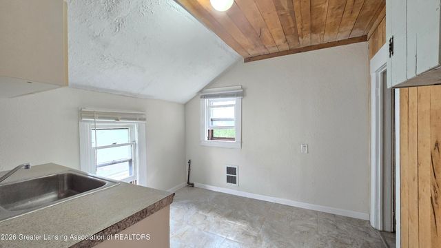 920 Vine Street, Lansing, MI 48912