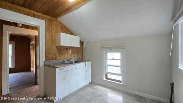 920 Vine Street, Lansing, MI 48912