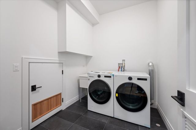 529 N Hartland Court, Chicago, IL 60622