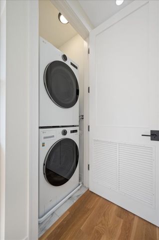 529 N Hartland Court, Chicago, IL 60622