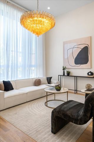 529 N Hartland Court, Chicago, IL 60622