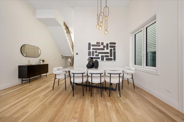 529 N Hartland Court, Chicago, IL 60622