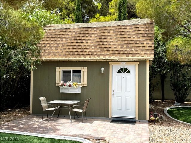 2975 Montessouri Street, Las Vegas, NV 89117