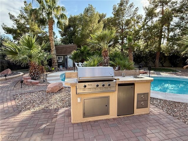 2975 Montessouri Street, Las Vegas, NV 89117