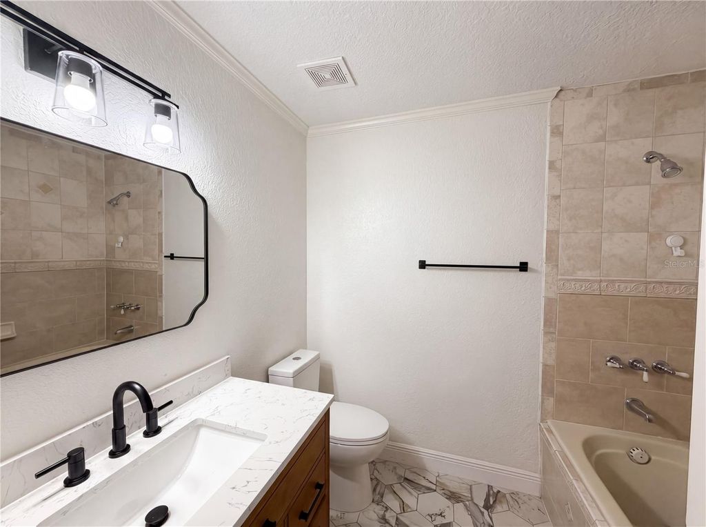 Image 14 of property listing at 1770 NE 37TH STREET, Ocala, FL 34479