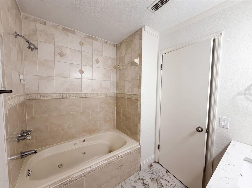 Image 16 of property listing at 1770 NE 37TH STREET, Ocala, FL 34479