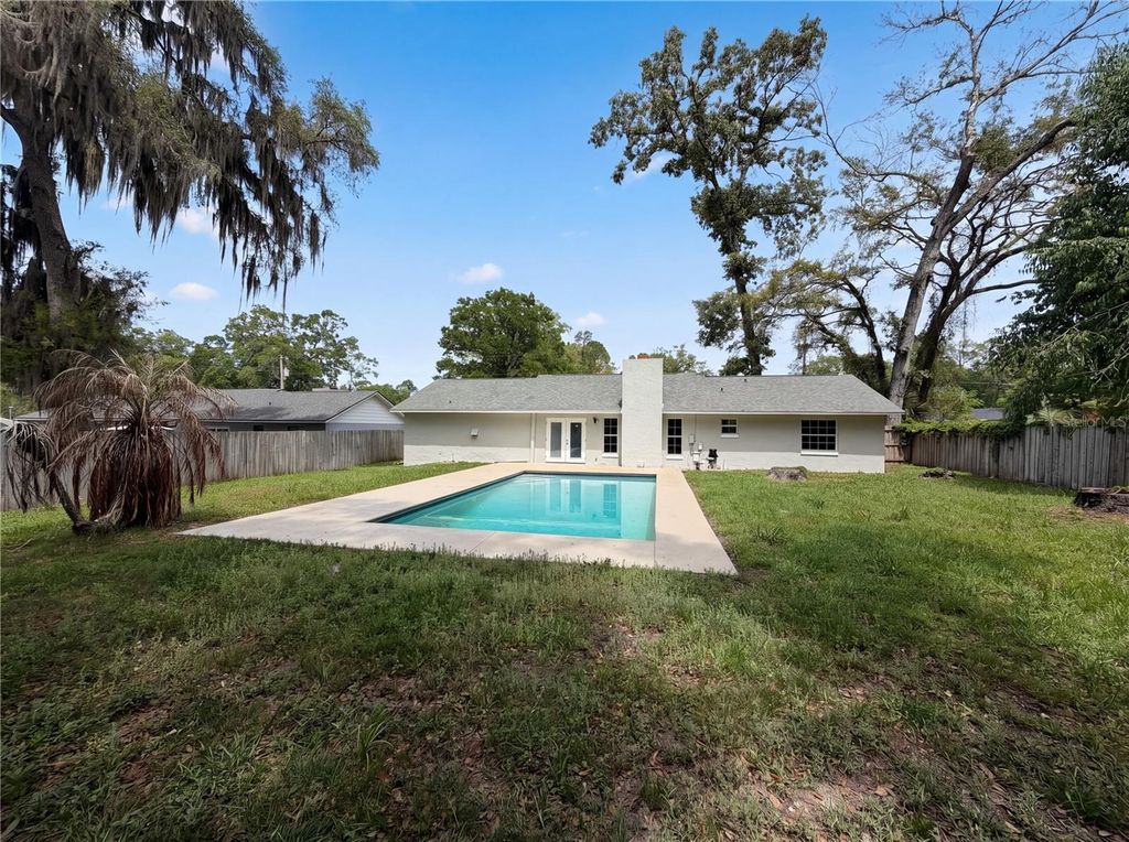 Image 5 of property listing at 1770 NE 37TH STREET, Ocala, FL 34479