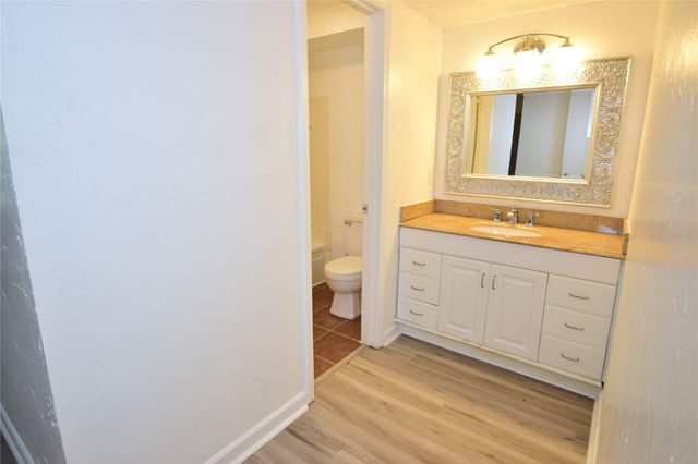 6601 S Zunis Avenue 2302, Tulsa, OK 74136
