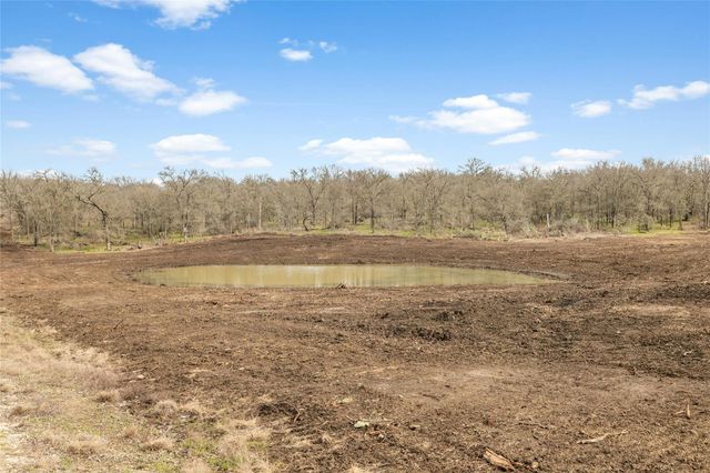 680 County Road 467, Elgin, TX 78621