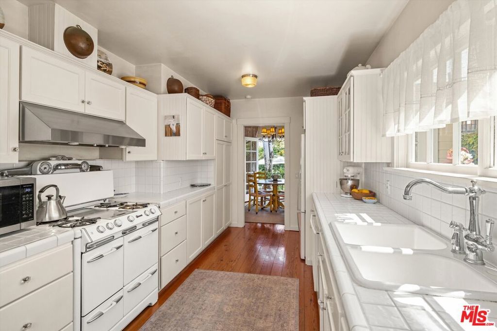 Image 13 of property listing at 1520 Willina Lane, Santa Barbara, CA 93108