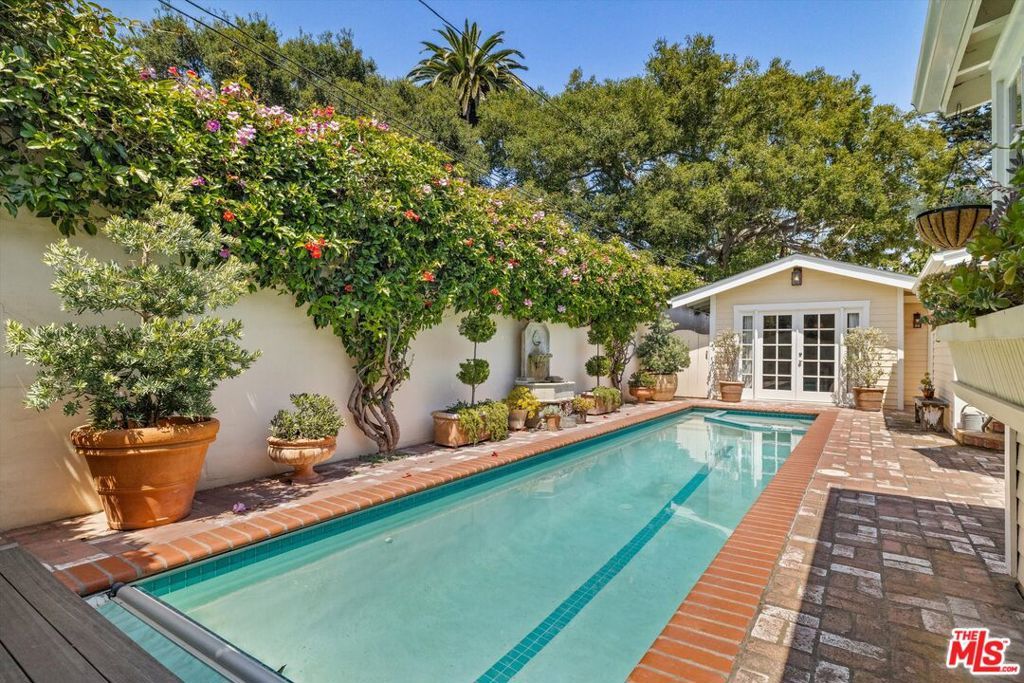 Image 28 of property listing at 1520 Willina Lane, Santa Barbara, CA 93108