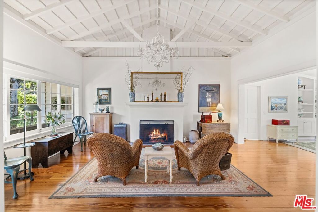 Image 8 of property listing at 1520 Willina Lane, Santa Barbara, CA 93108