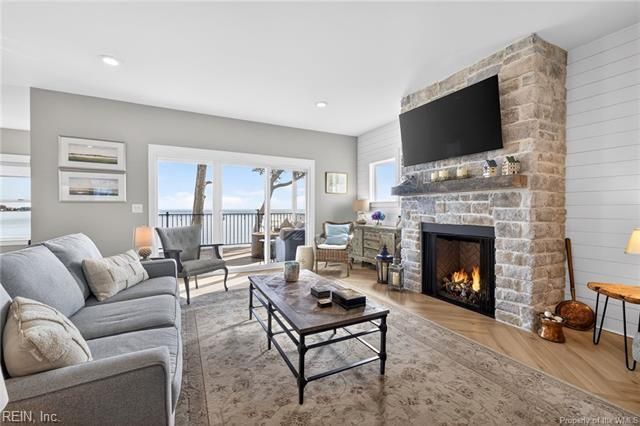 120 Jennings DR, Yorktown, VA 23692