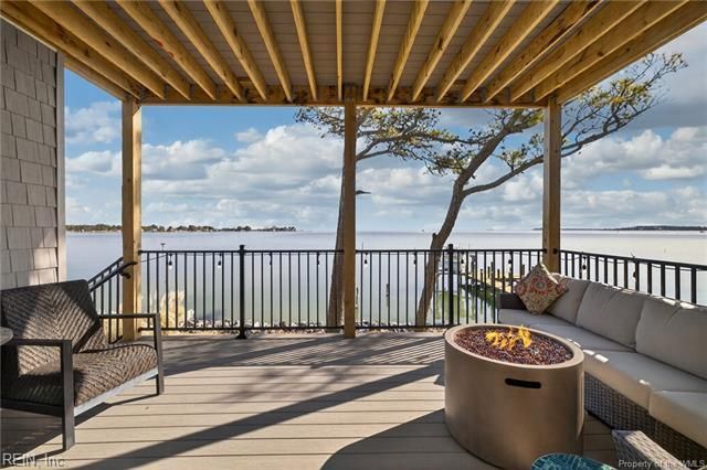 120 Jennings DR, Yorktown, VA 23692