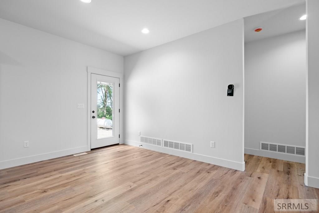 Image 12 of property listing at 1243 E 1500 N, Terreton, ID 83450