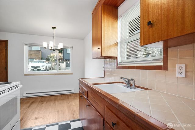 2845 21st Avenue W, Seattle, WA 98199