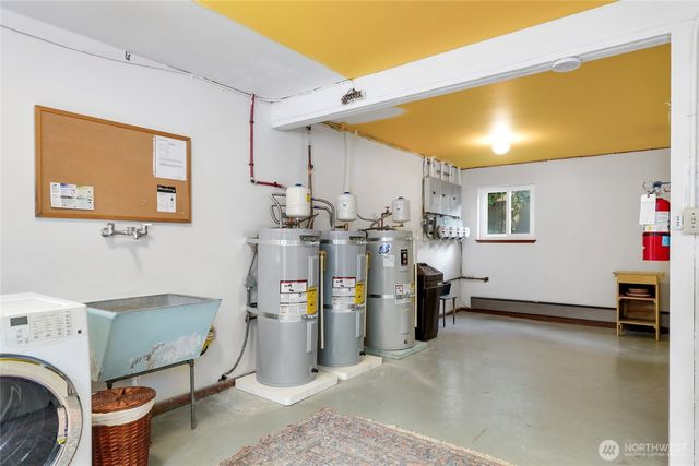 2845 21st Avenue W, Seattle, WA 98199