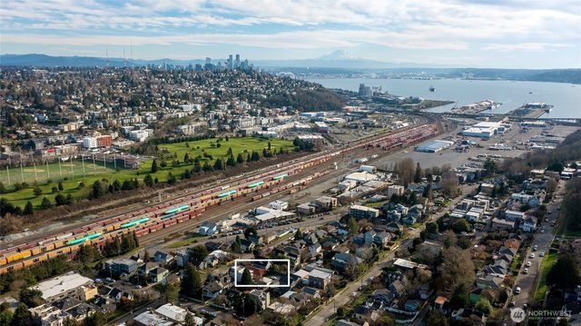 2845 21st Avenue W, Seattle, WA 98199