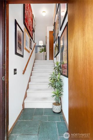 2845 21st Avenue W, Seattle, WA 98199