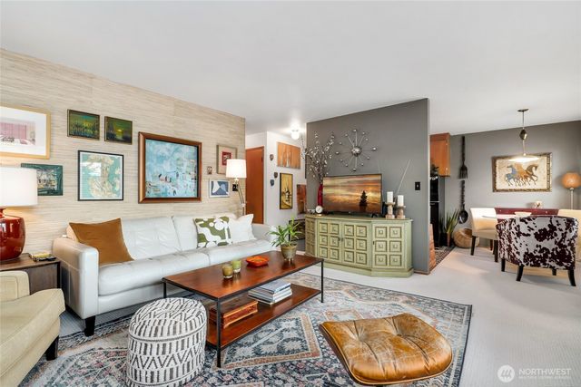 2845 21st Avenue W, Seattle, WA 98199