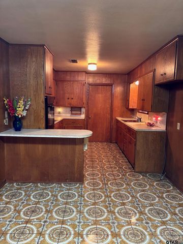 152 County Road 2131, Rusk, TX 75785