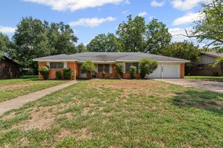1237 Wedgewood Drive, Cleburne, TX 76033