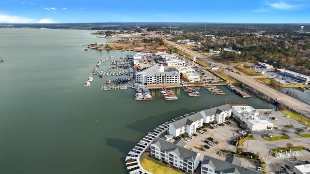 15637 Marina Drive 9, Conroe, TX 77356