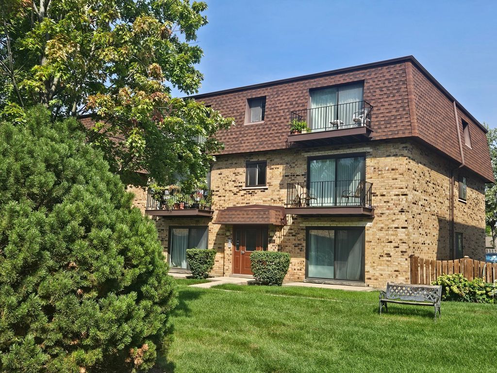 9709 Bianco Terrace E, Des Plaines, IL 60016 — photo 3