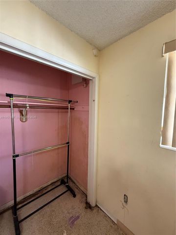 185 E 20th St, Hialeah, FL 33010